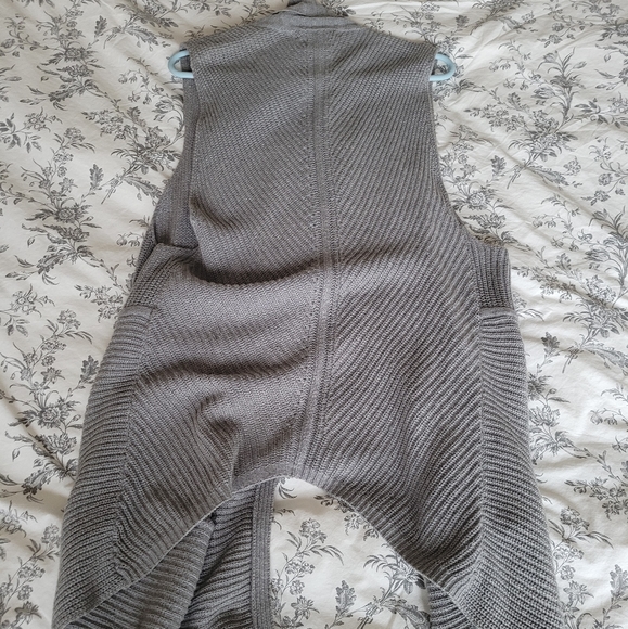 Calvin Klein gray like new open long sweater vest - Picture 4 of 5